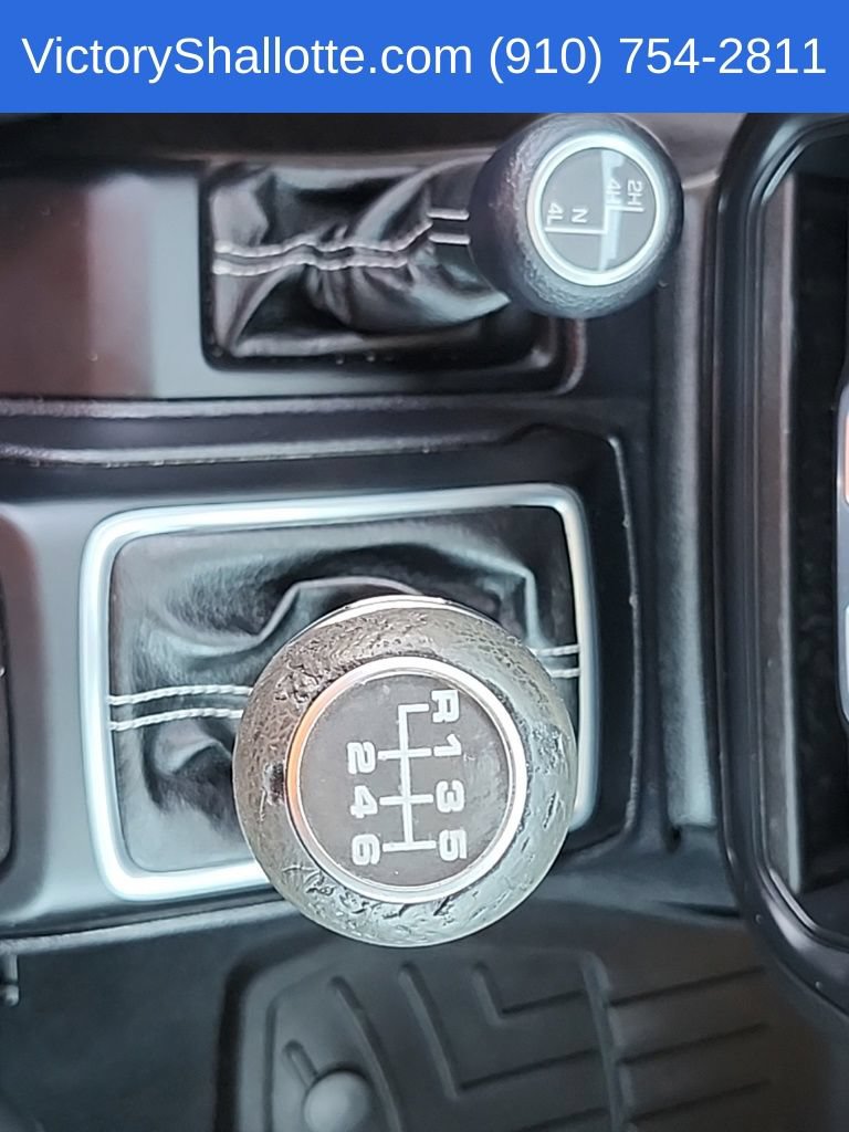 Used 2018 Jeep Wrangler Unlimited Sahara AWD/4WD image 6