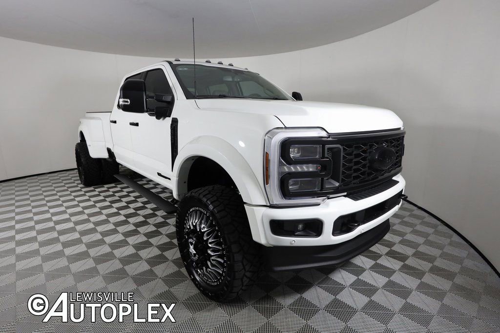 Used 2025 Ford F450 Platinum w/ Platinum Plus Package image 3