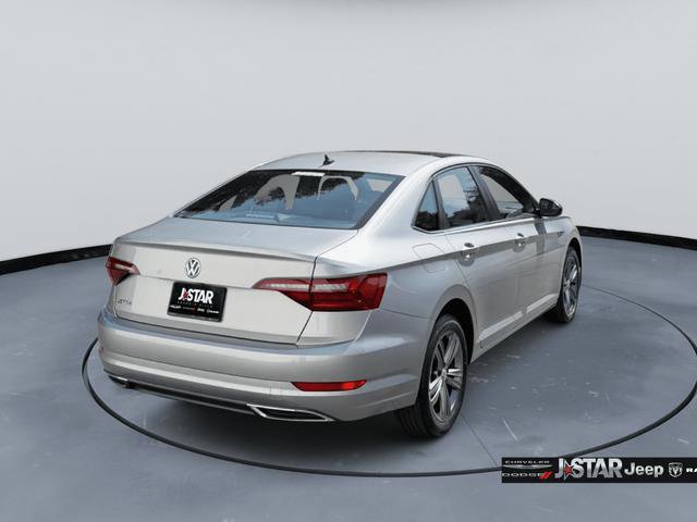 Used 2019 Volkswagen Jetta R-Line w/ R-Line Cold Weather Package FWD image 5