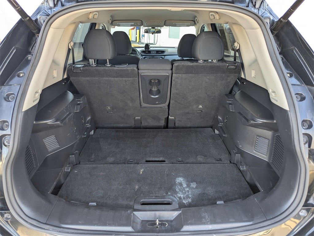 Used 2018 Nissan Rogue SV image 31