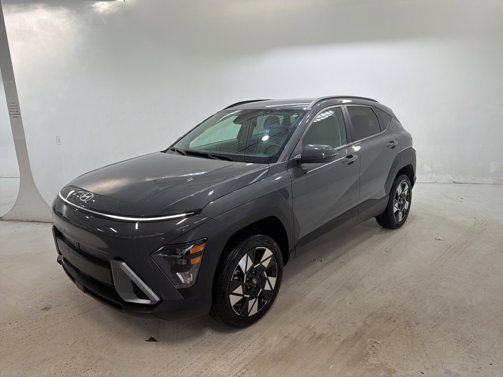Used 2025 Hyundai Kona SEL image 1