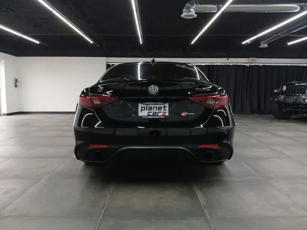 Used 2019 Alfa Romeo Giulia Ti Sport w/ Quick Order Package 22U Sport RWD image 37