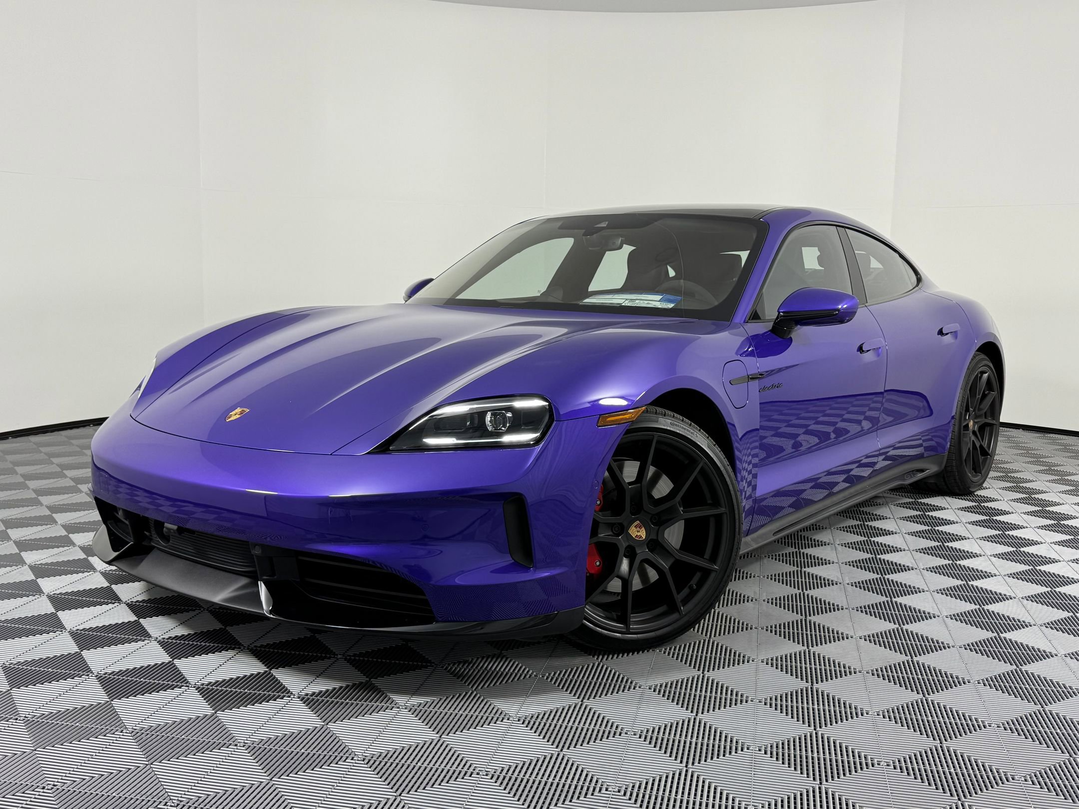 New 2026 Porsche Taycan GTS image 1