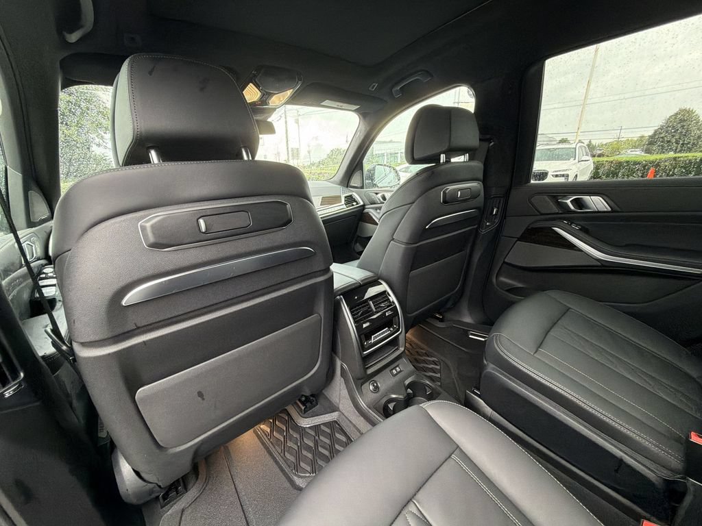 Used 2024 BMW X7 xDrive40i w/ M Sport Package AWD/4WD image 20
