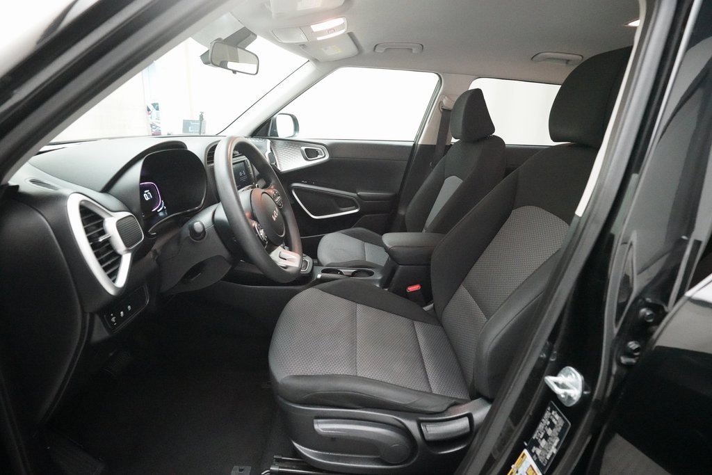 Certified 2023 Kia Soul LX w/ LX Technology Package image 7
