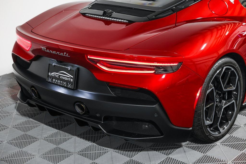 Used 2022 Maserati MC20 Coupe image 7