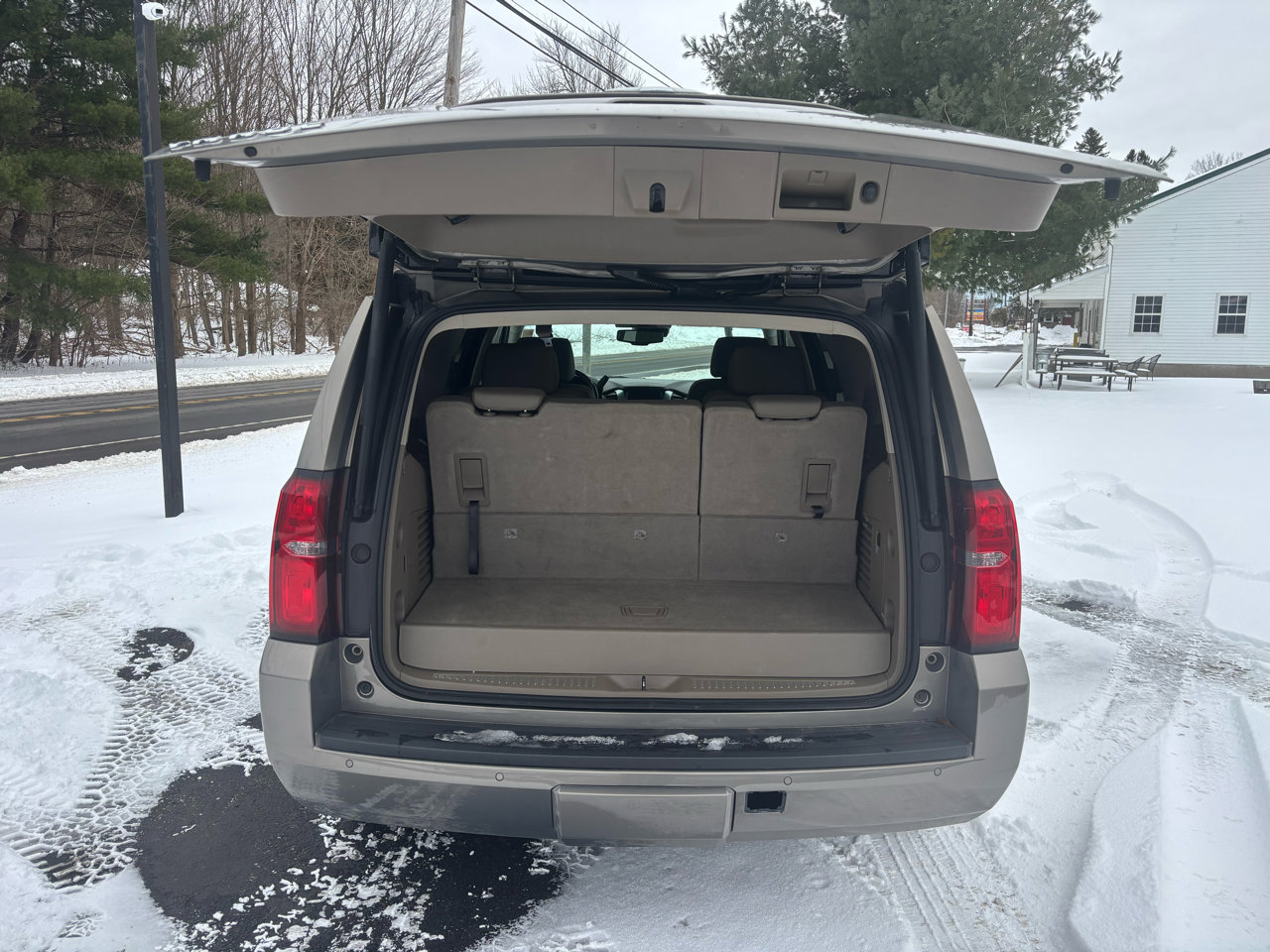 Used 2018 Chevrolet Tahoe LT image 13