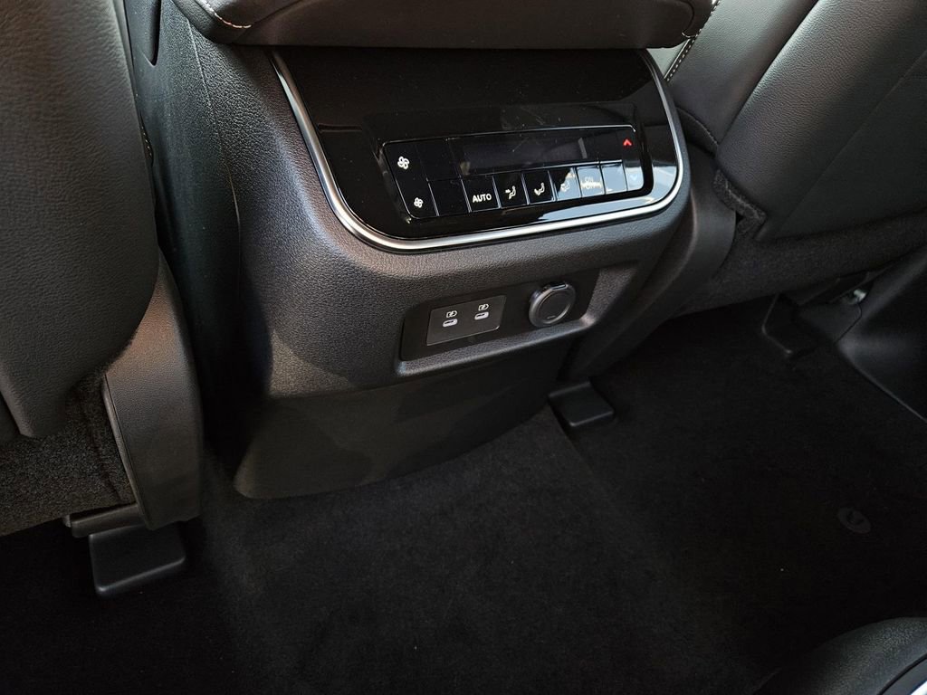 New 2026 Nissan Armada SL w/ Captain's Chari Seat Package image 9