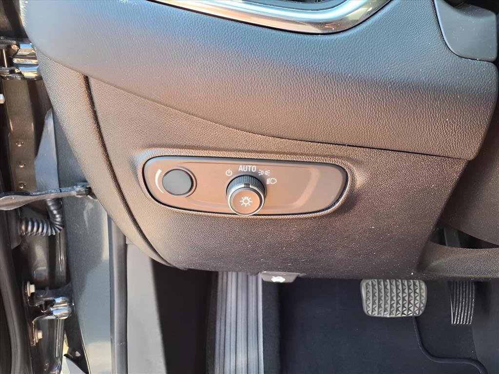 Used 2018 Chevrolet Equinox LT w/ Sun & Infotainment Package image 34