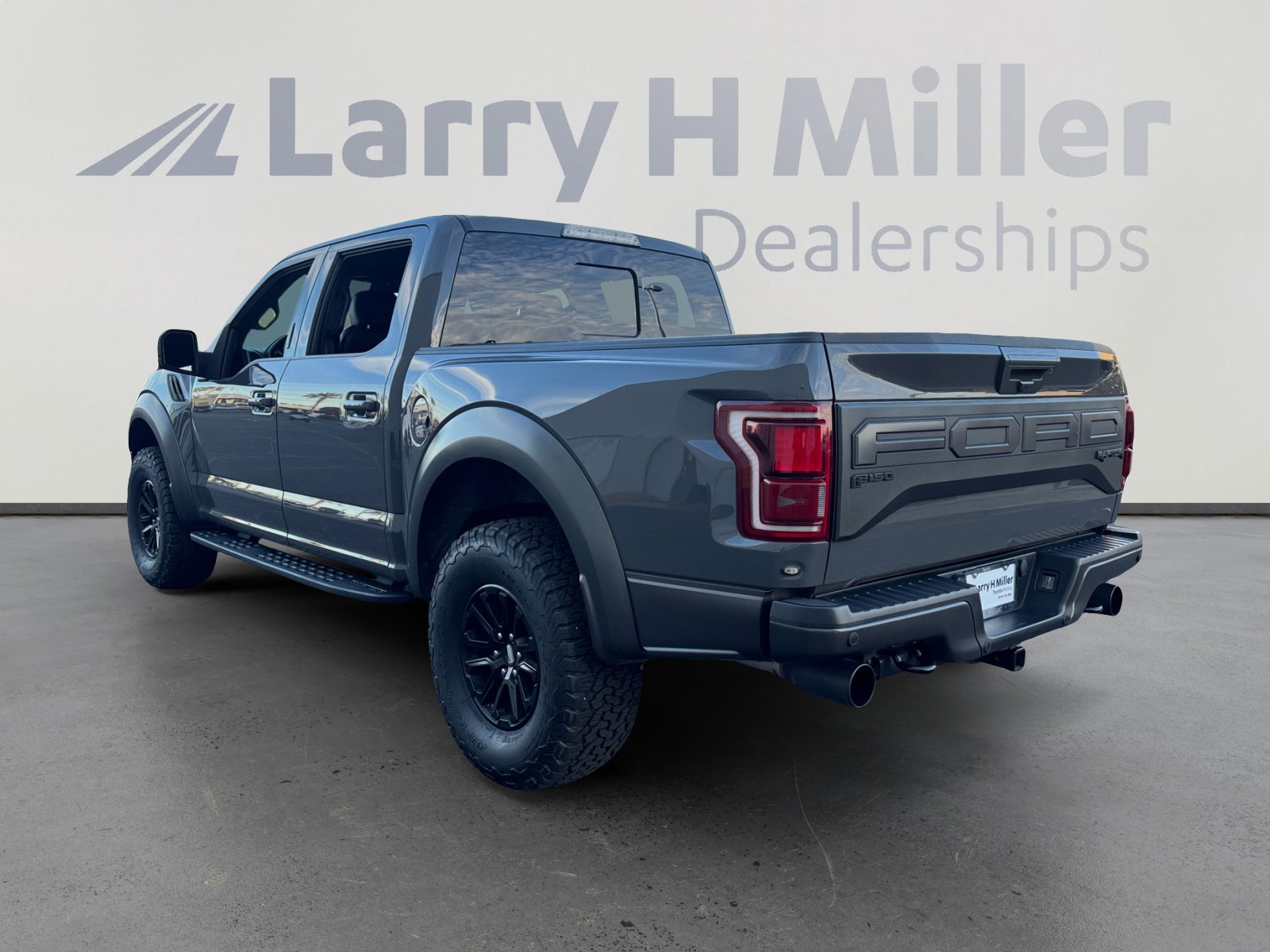 Used 2020 Ford F150 Raptor w/ Equipment Group 802A Luxury image 3