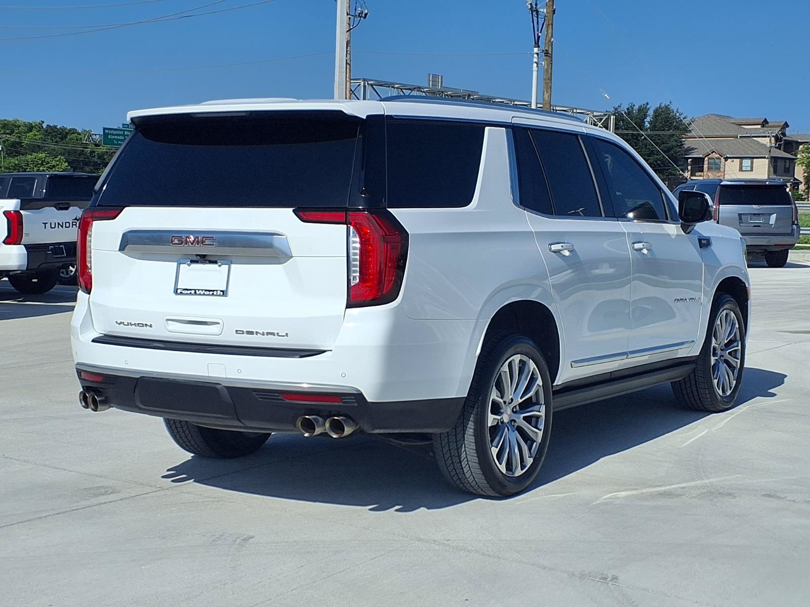 Used 2022 GMC Yukon Denali AWD/4WD image 9
