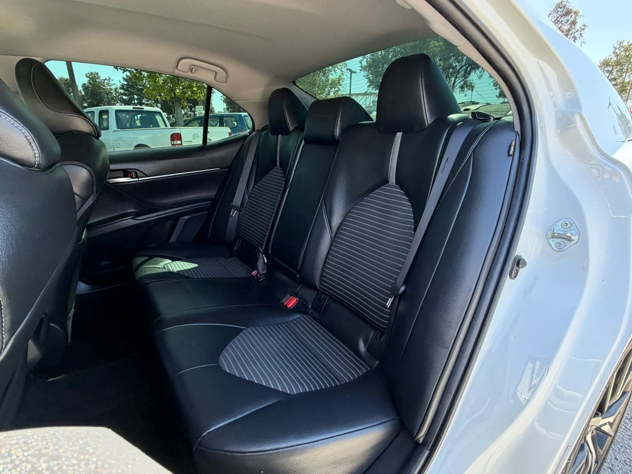 Used 2021 Toyota Camry SE FWD image 18