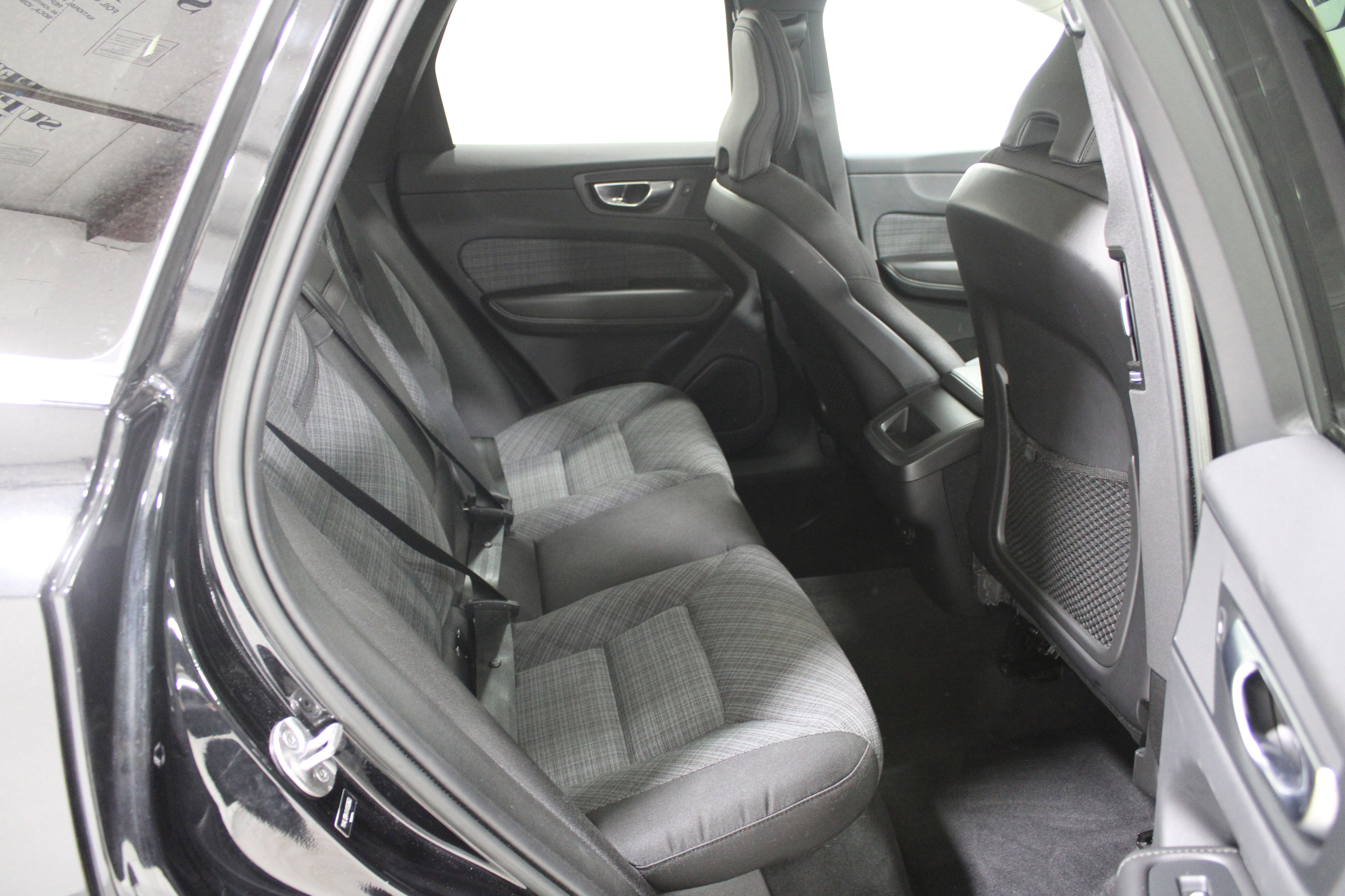 Used 2022 Volvo XC60 B5 Momentum AWD/4WD image 21