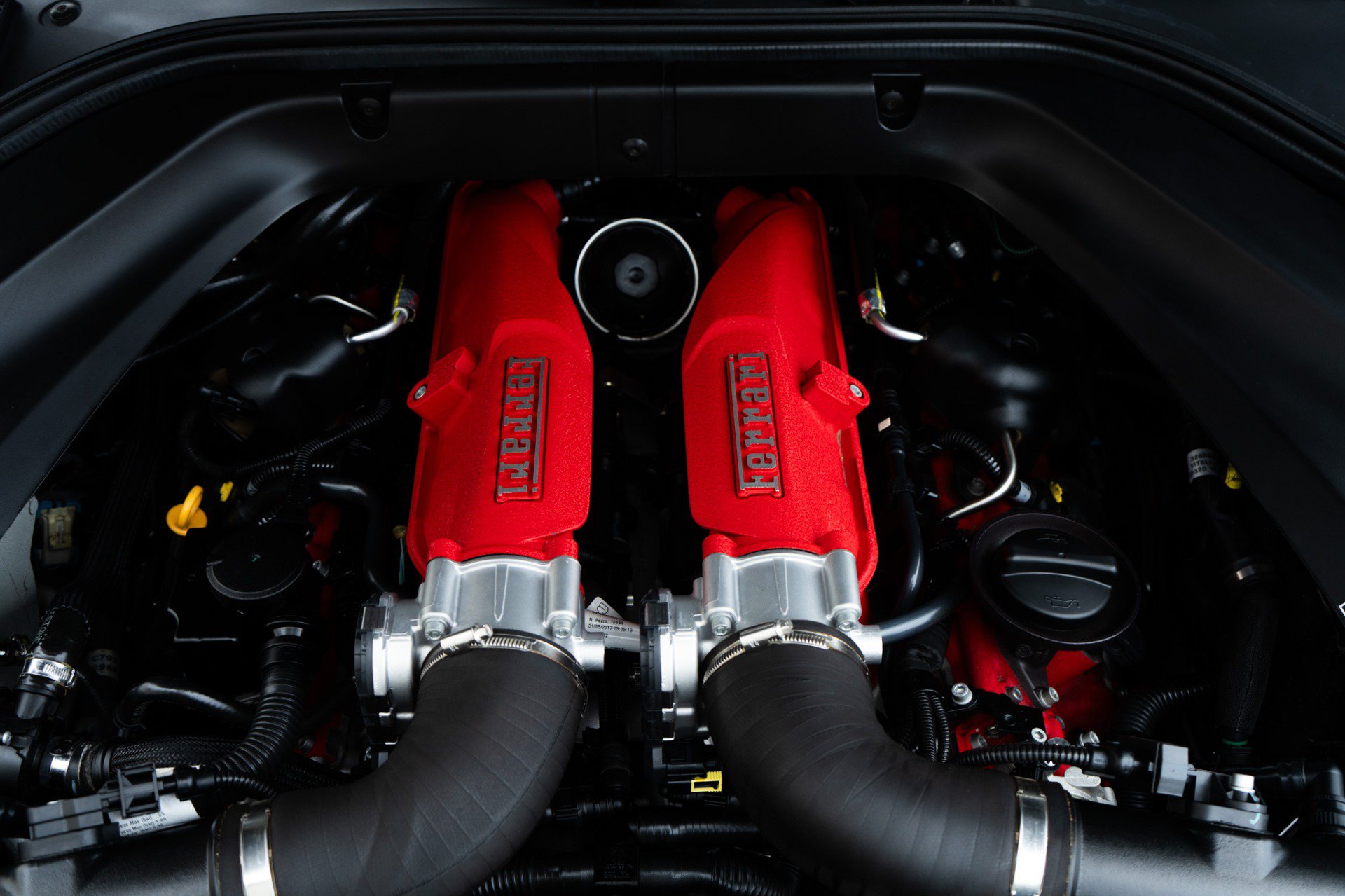 Used 2018 Ferrari California T RWD image 50