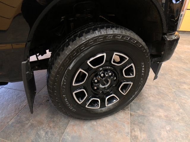 Used 2025 Ford F350 Platinum image 9