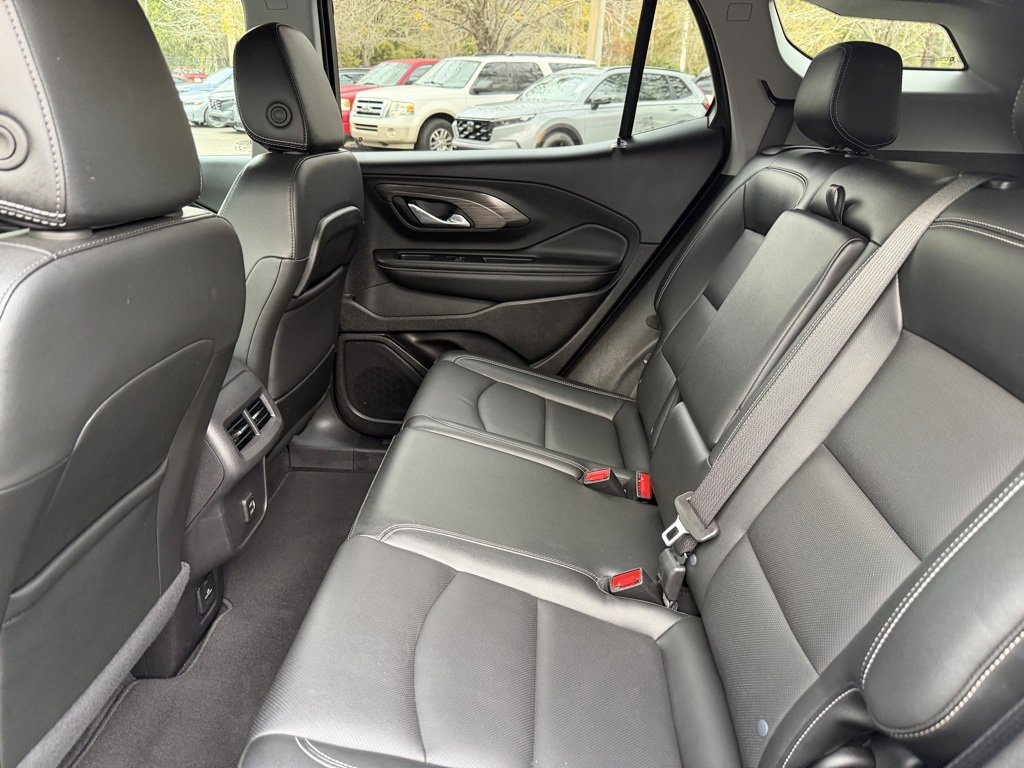 Used 2024 GMC Terrain SLT image 12