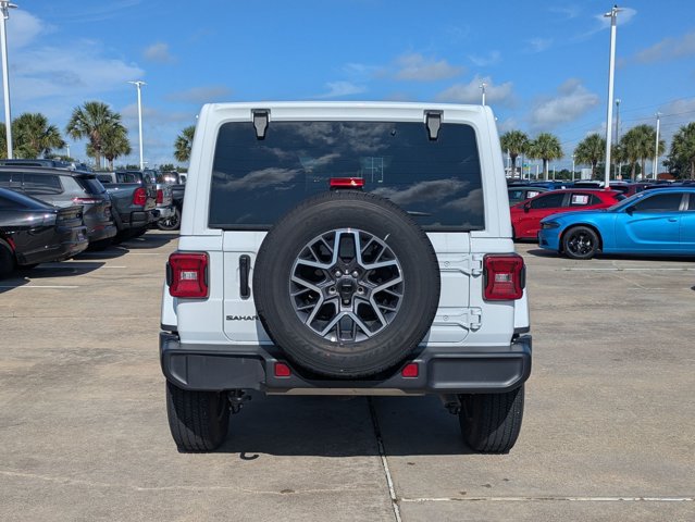 Used 2026 Jeep Wrangler Unlimited Sahara AWD/4WD image 6