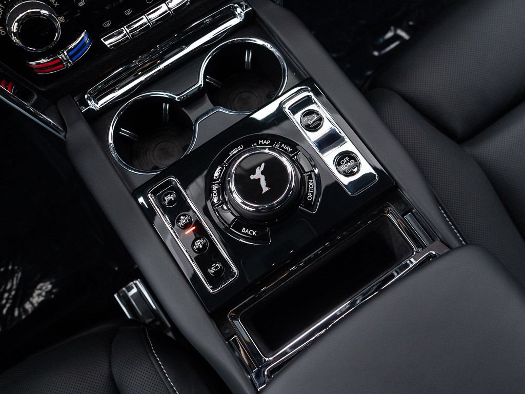 Certified 2023 Rolls-Royce Cullinan AWD/4WD image 40