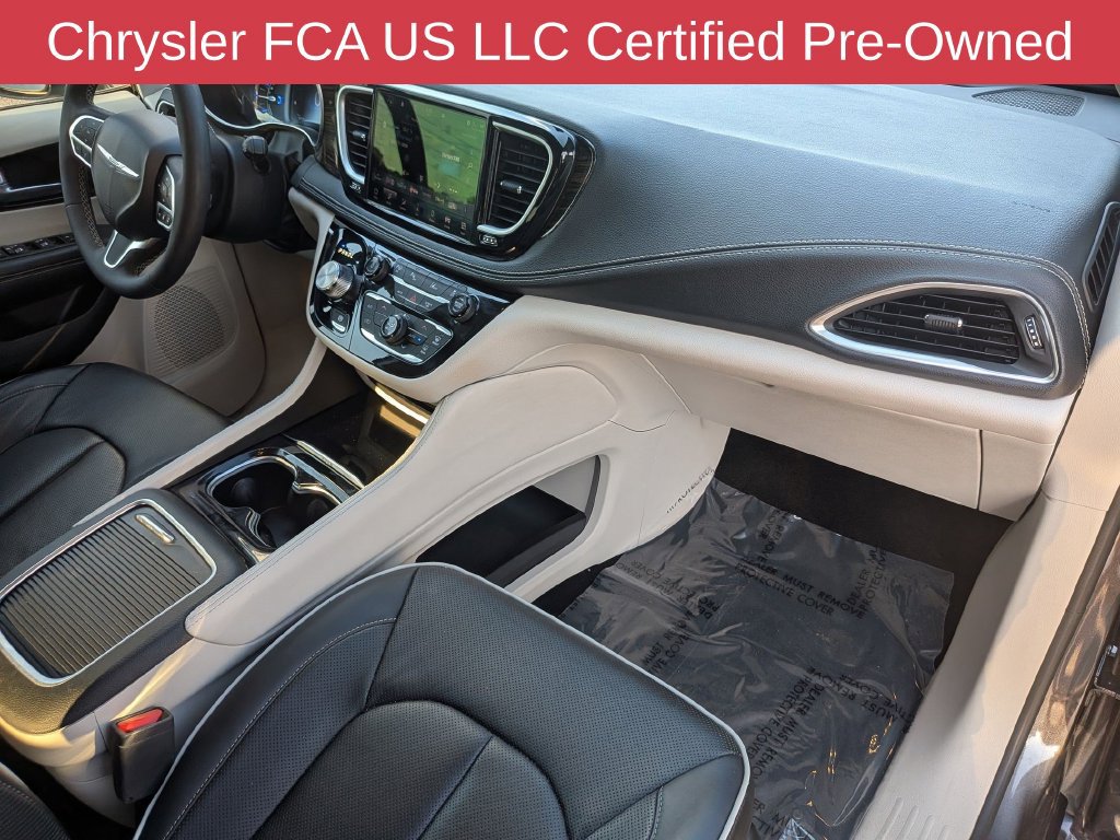 Used 2023 Chrysler Pacifica Limited FWD image 42