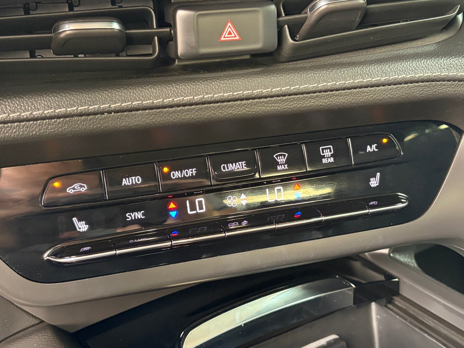 Used 2022 Buick Envision Preferred FWD image 28