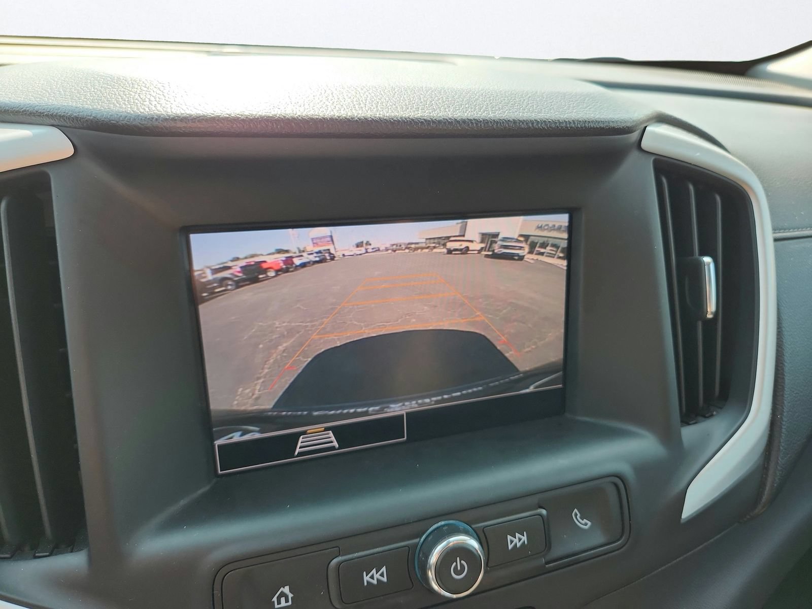 Used 2024 GMC Terrain SLE AWD/4WD image 17