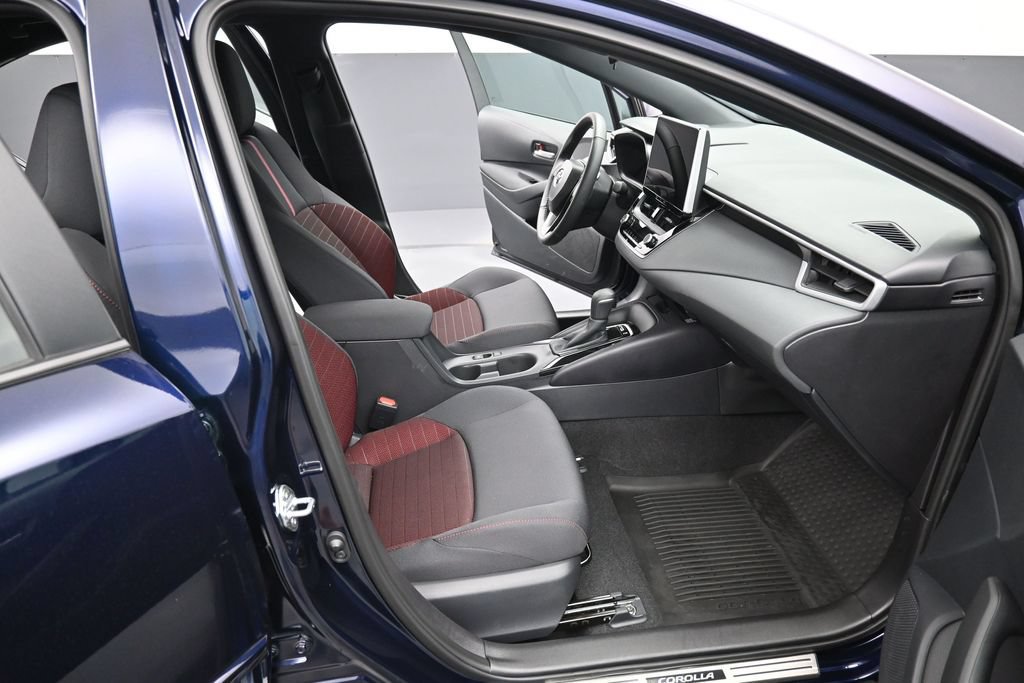 Certified 2026 Toyota Corolla SE w/ SE Package FWD image 31