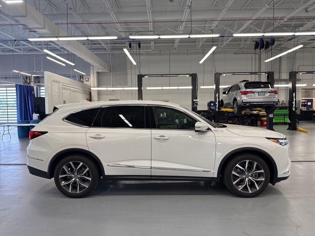Used 2022 Acura MDX SH-AWD w/ Technology Package image 5