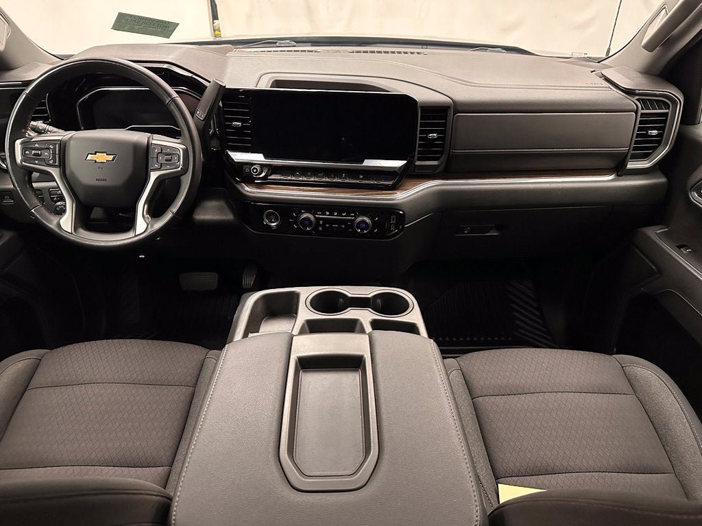 Used 2023 Chevrolet Silverado 1500 LT AWD/4WD image 7