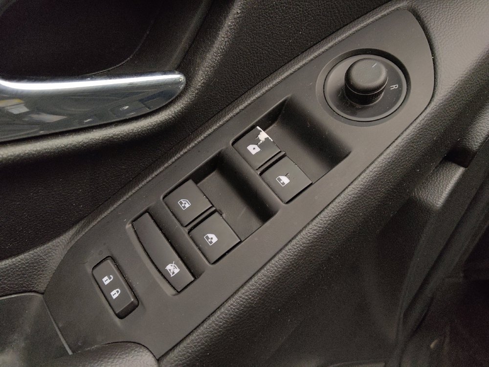 Used 2020 Chevrolet Trax LT w/ LT Convenience Package image 27