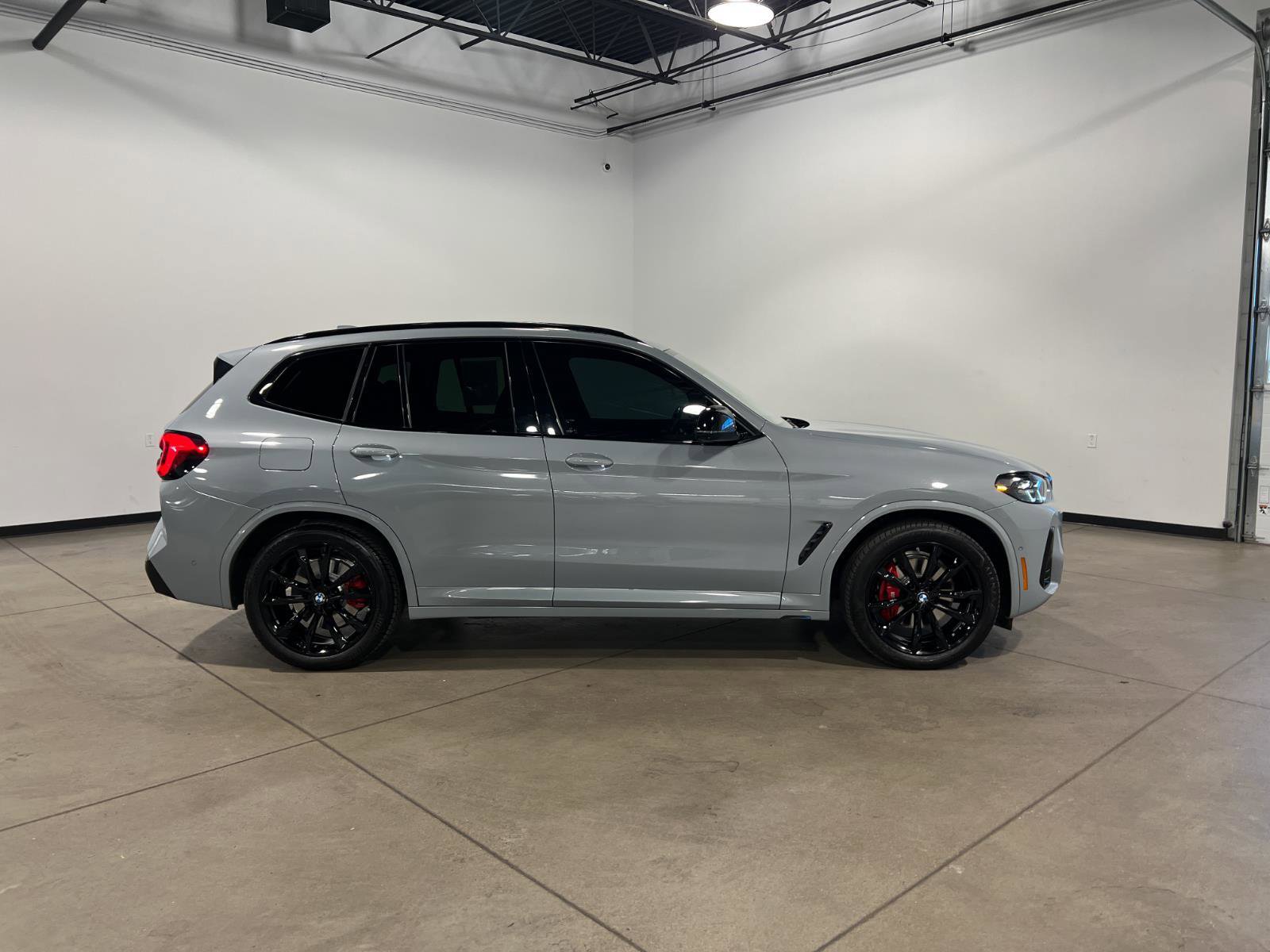 Used 2022 BMW X3 M40i w/ Premium Package image 2