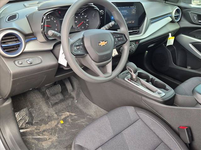 New 2026 Chevrolet Trax LS w/ LS Convenience Package FWD image 3