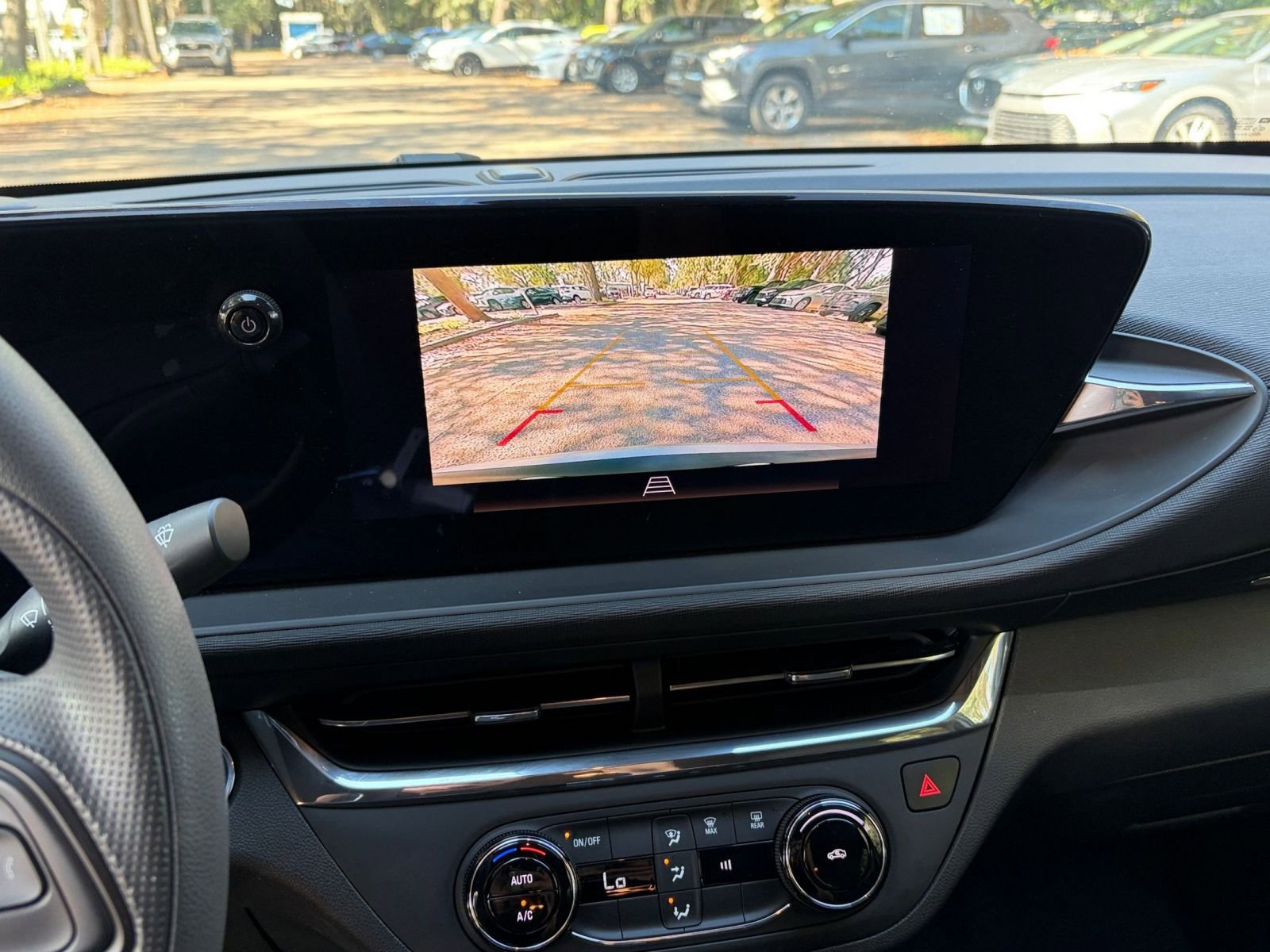 Used 2025 Buick Envista Preferred image 17