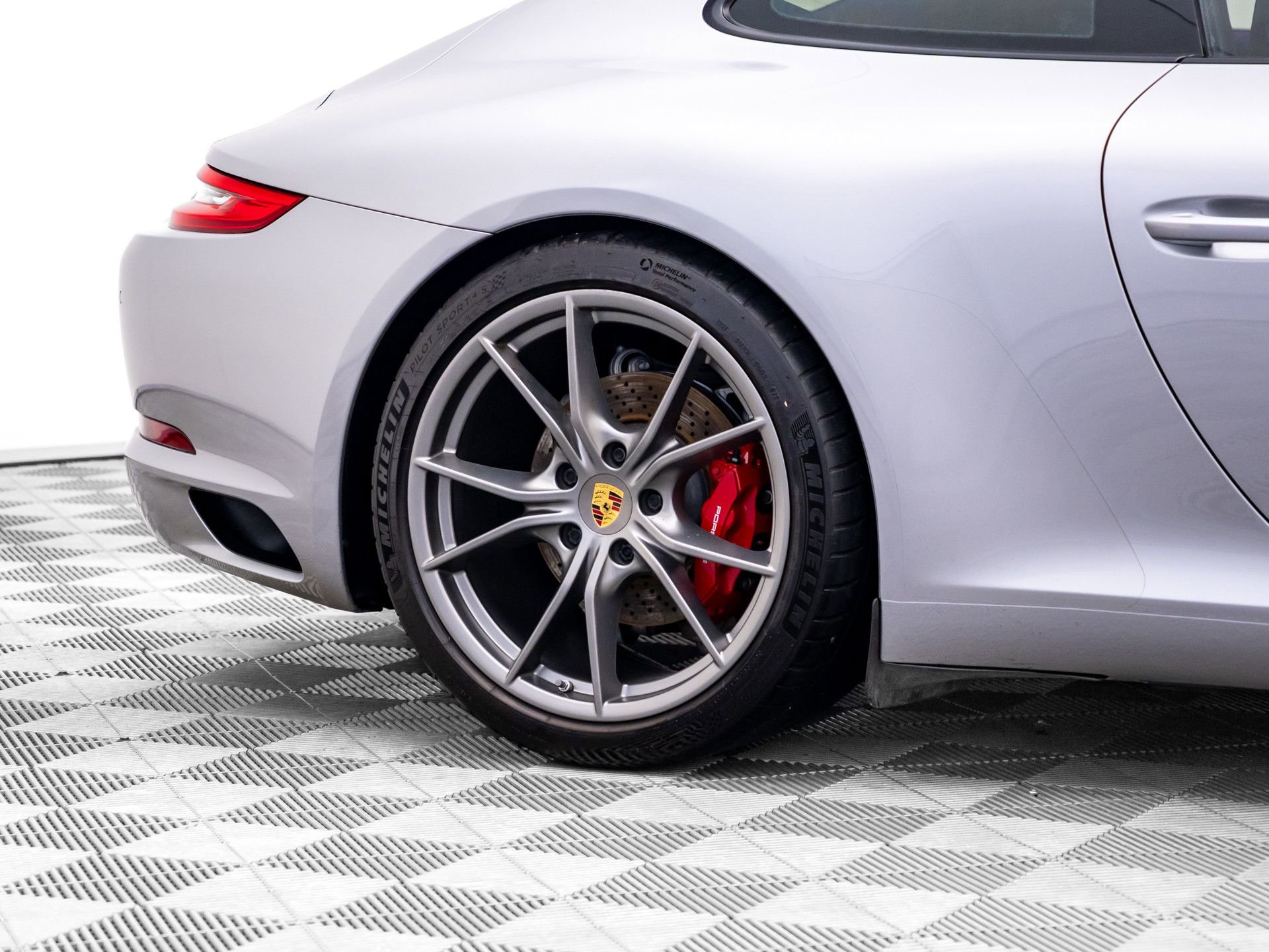 Used 2017 Porsche 911 Carrera S image 39