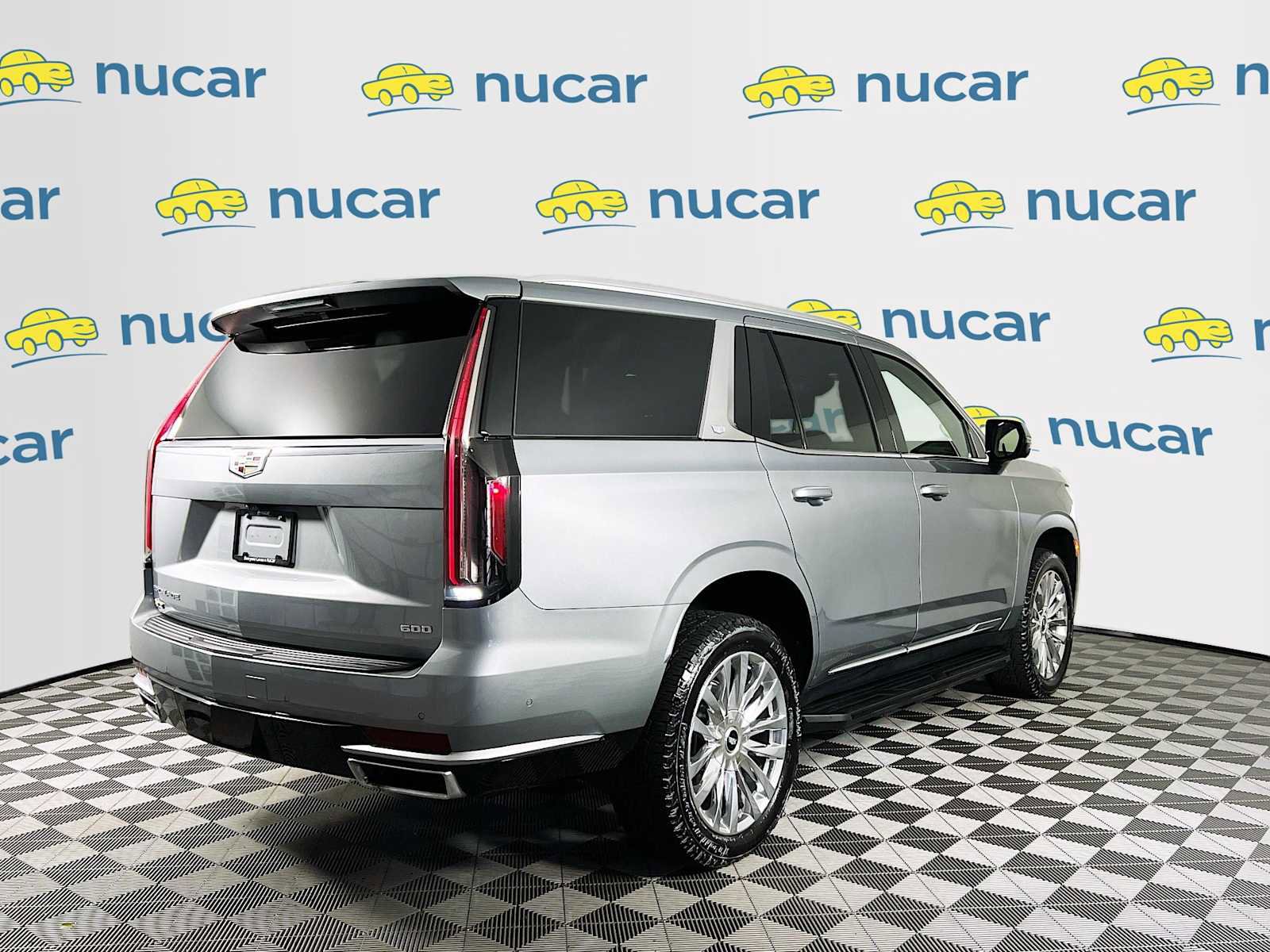 Used 2023 Cadillac Escalade Premium Luxury image 7