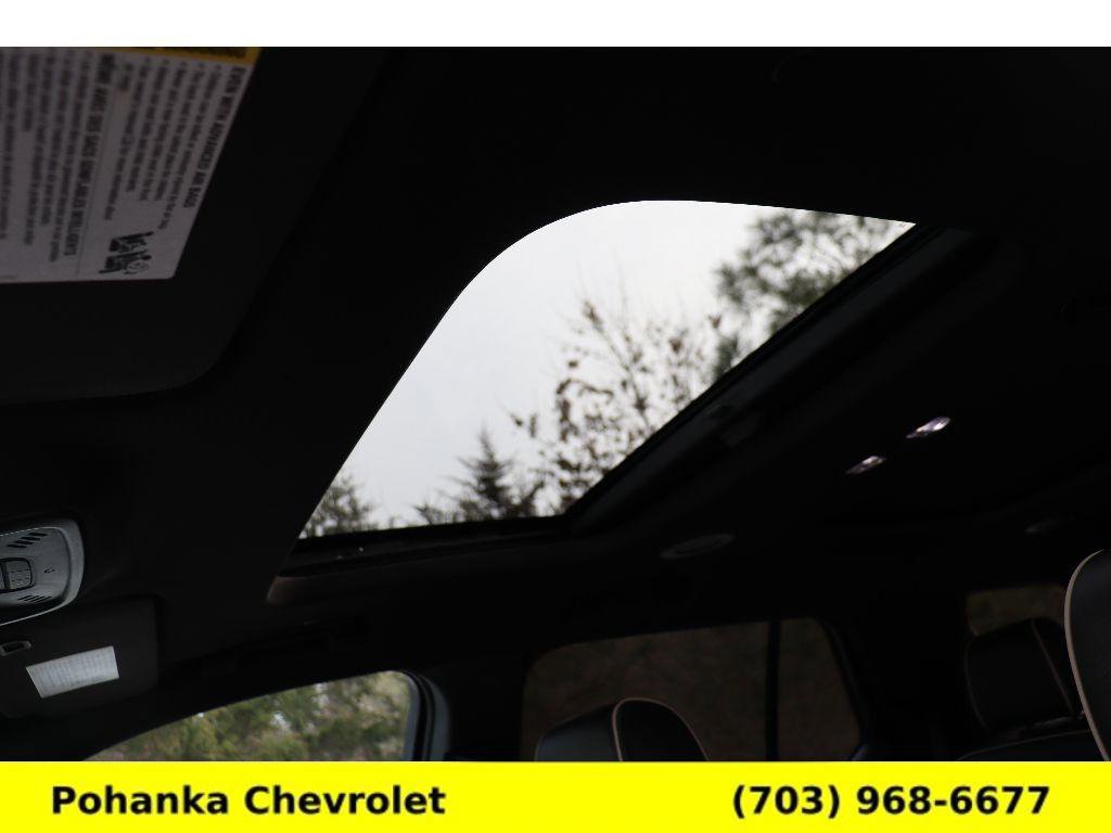 Used 2023 Chevrolet Traverse Premier image 20