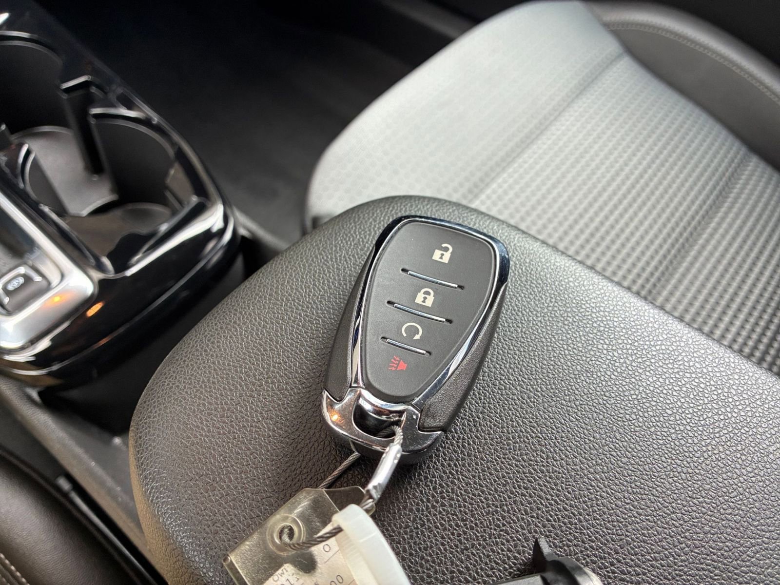 Used 2025 Chevrolet Trax LT FWD image 24