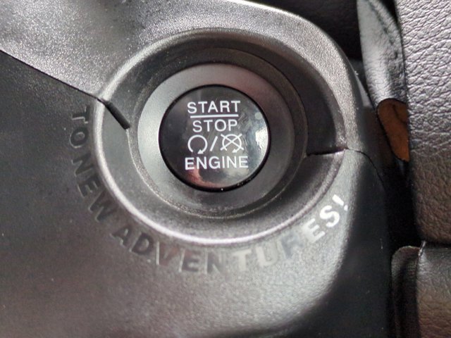 Used 2018 Jeep Renegade Limited w/ UConnect 8.4 Nav Group image 28