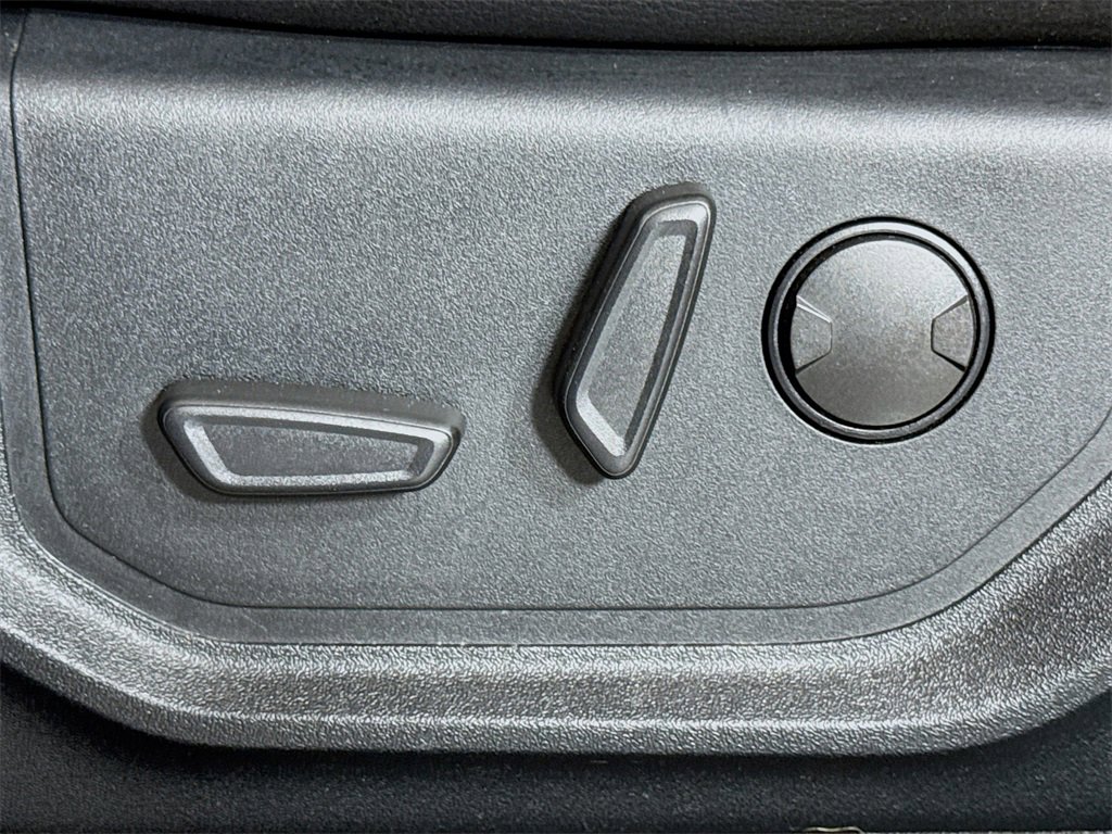 Used 2019 Ford F150 Lariat w/ Equipment Group 502A Luxury image 16