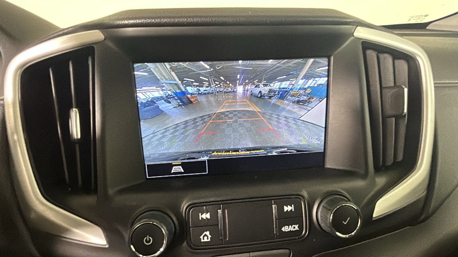 Used 2024 GMC Terrain SLT w/ Elevation Edition FWD image 25