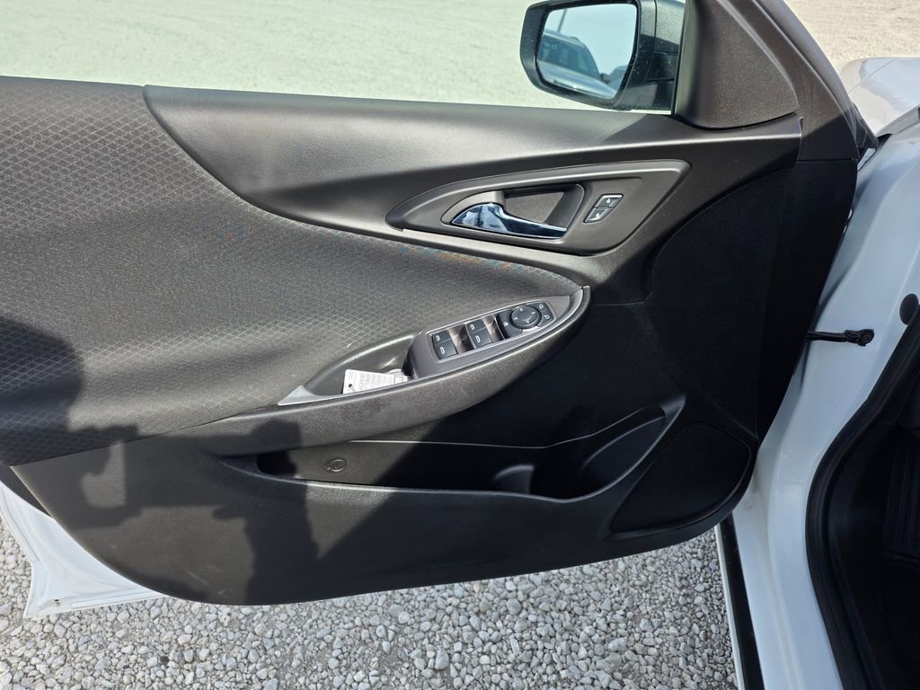 Used 2025 Chevrolet Malibu LS image 10