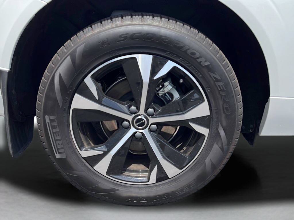 Certified 2026 Volvo XC60 B5 Core w/ Climate Package PRO AWD/4WD image 10