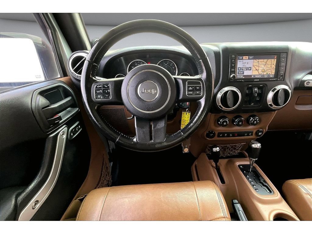 Used 2011 Jeep Wrangler Unlimited Sahara w/ Dual Top Group AWD/4WD image 8