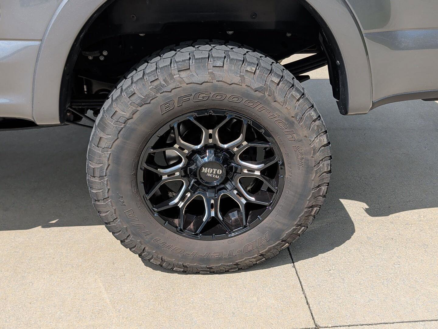 Used 2022 Ford F250 Lariat w/ Tremor Off-Road Package AWD/4WD image 30