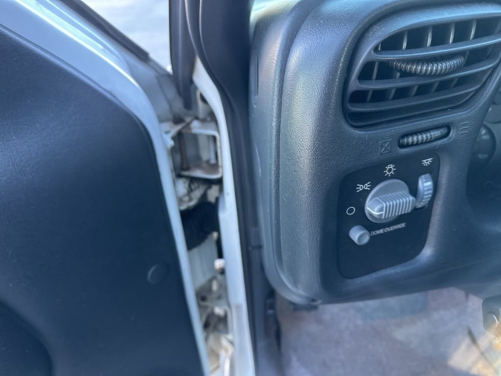 Used 2003 GMC Sonoma SL image 8