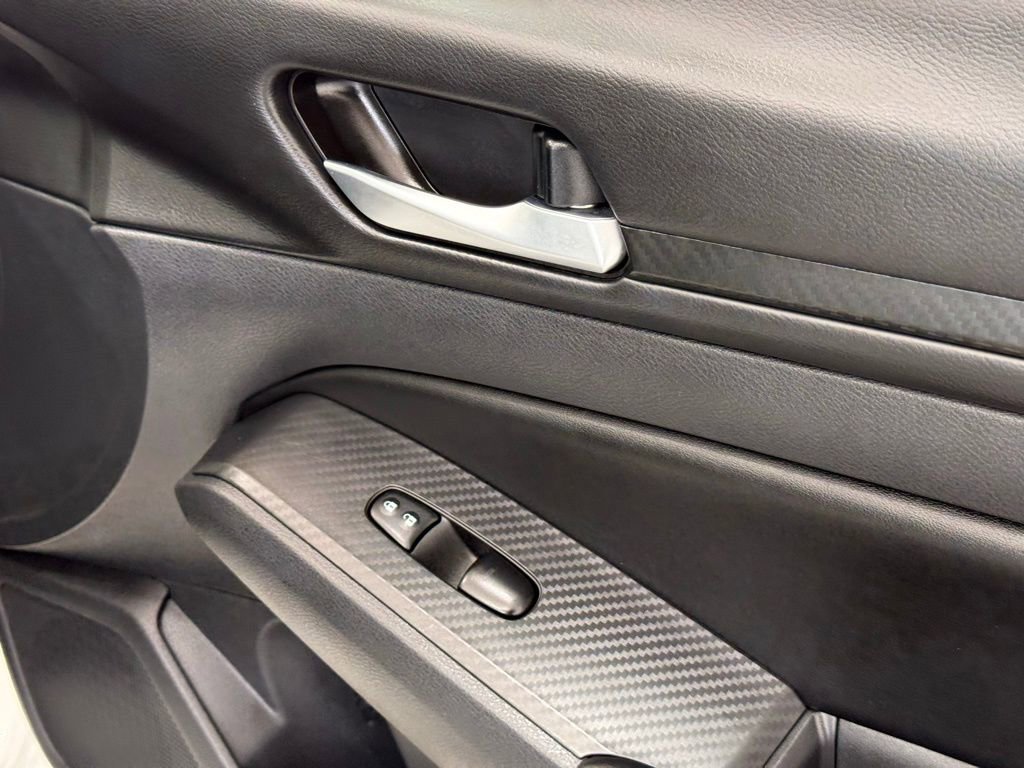 Used 2025 Nissan Altima 2.5 SV FWD image 22