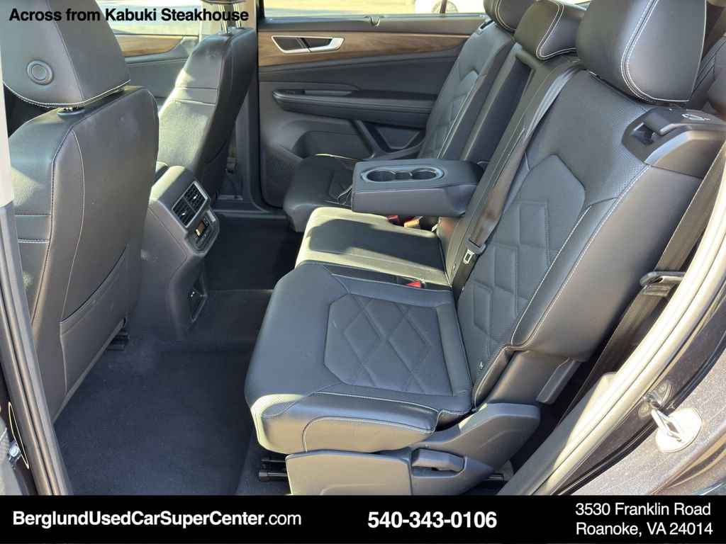 Used 2025 Volkswagen Atlas SE image 11