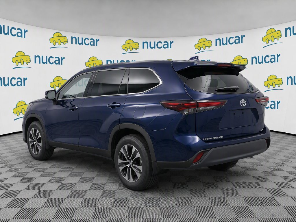 Certified 2026 Toyota Highlander XLE AWD/4WD image 3