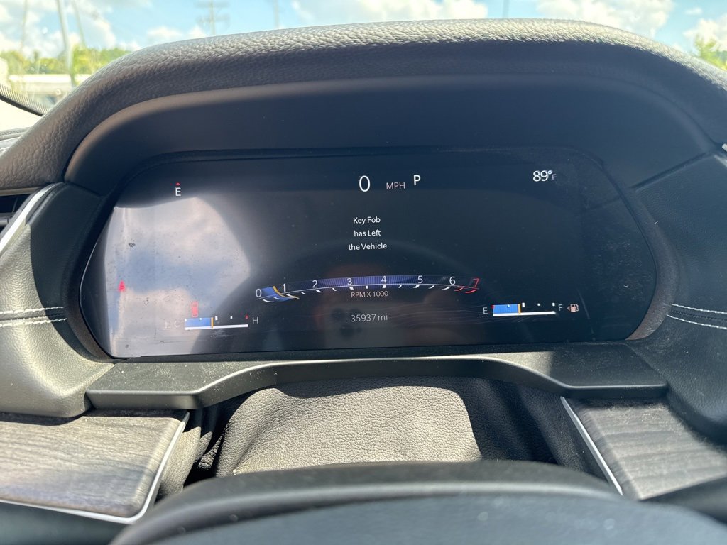 Used 2023 Jeep Grand Cherokee Limited w/ Luxury Tech Group II image 9