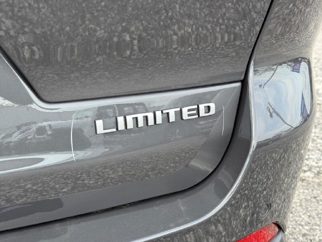 New 2026 Jeep Grand Cherokee L Limited w/ Luxury Tech Group II AWD/4WD image 7
