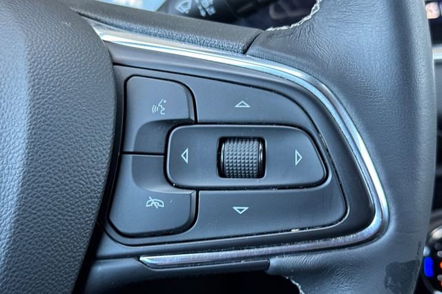 Used 2023 Buick Encore GX Select w/ Sport Touring Package AWD/4WD image 39
